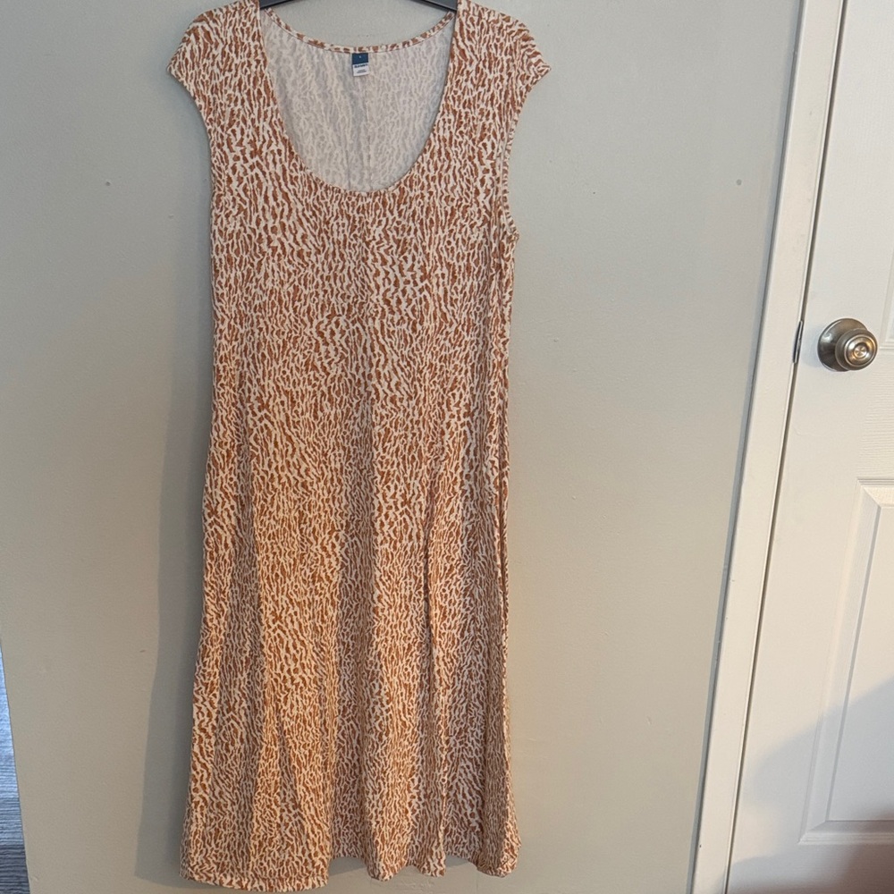 Old Navy Tan sleeveless Animal Print Midi Dress size large